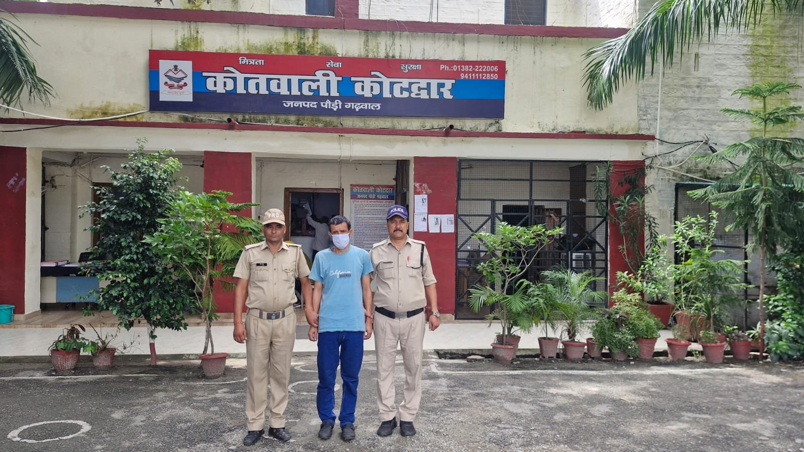 बड़ी खबर(उत्तराखंड)फैक्ट्री में नौकरी लगाने और पैसों की जबरन मांग करने पर पुलिस ने एक को धर दबोचा।