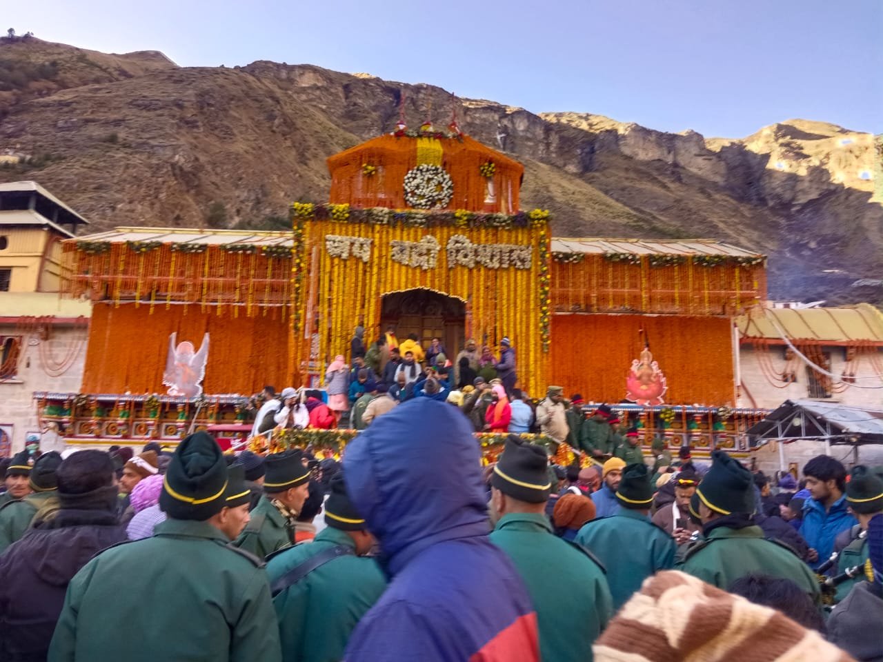 विधि-विधान से श्री बदरीनाथ धाम के कपाट शीतकाल हेतु हुए  बंद हुए।