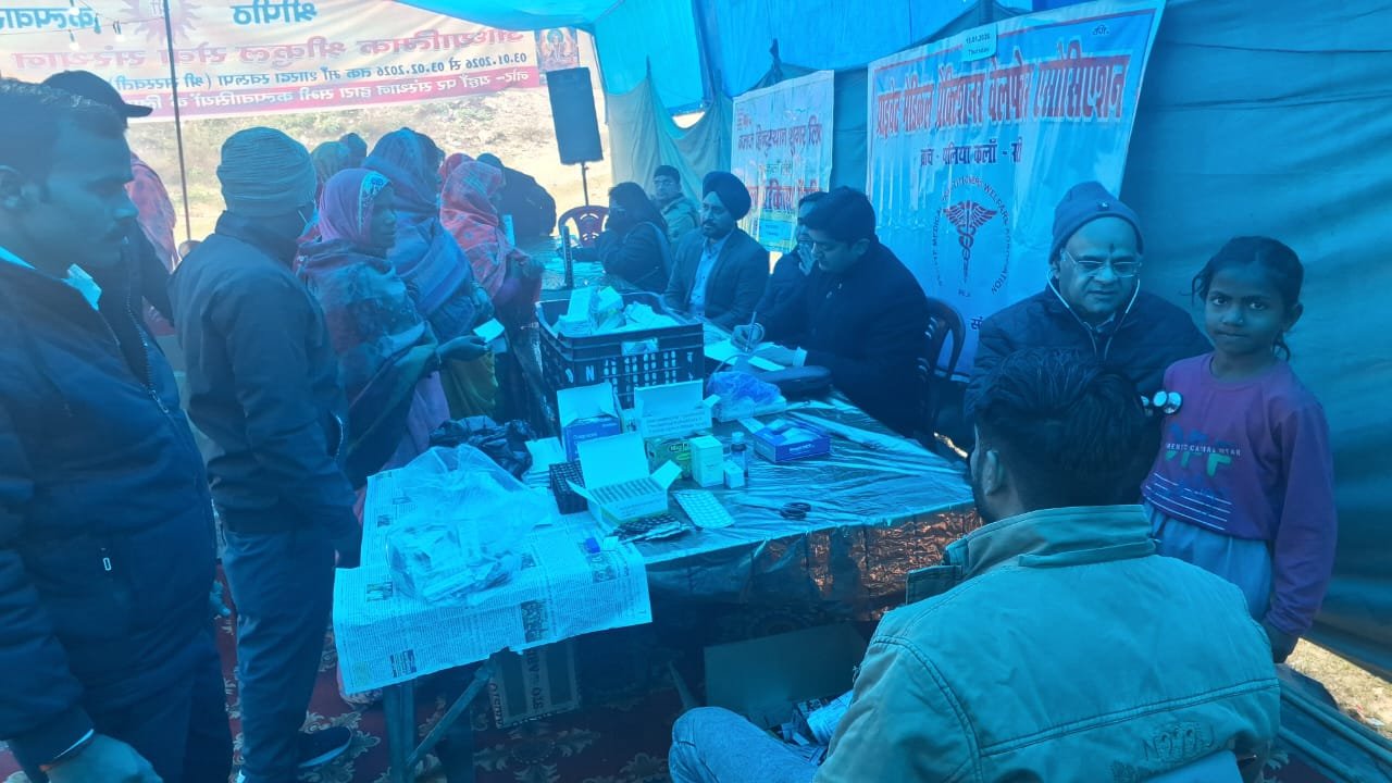 (बड़ी खबर)मकर संक्रांति के अवसर पर नि:शुल्क मैडिकल कैंम्प,शारदा तट पर दिखे सैकड़ों मरीज ।।