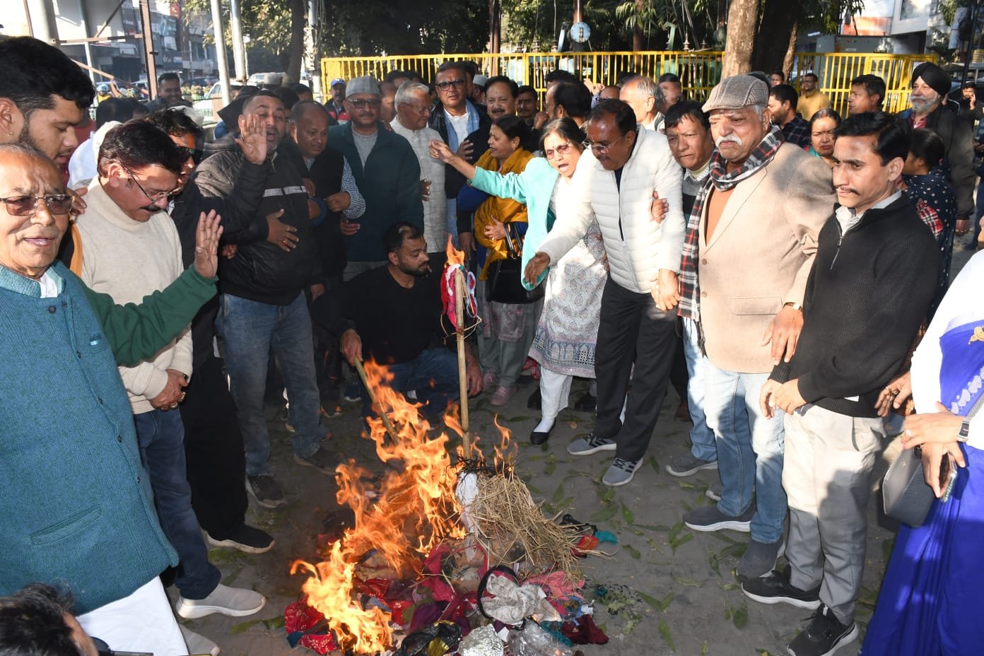 बड़ी खबर(हल्द्वानी)पुराने मंदिरो के तोड़े जाने की घटना पर कांग्रेस ने जताया विरोध।।