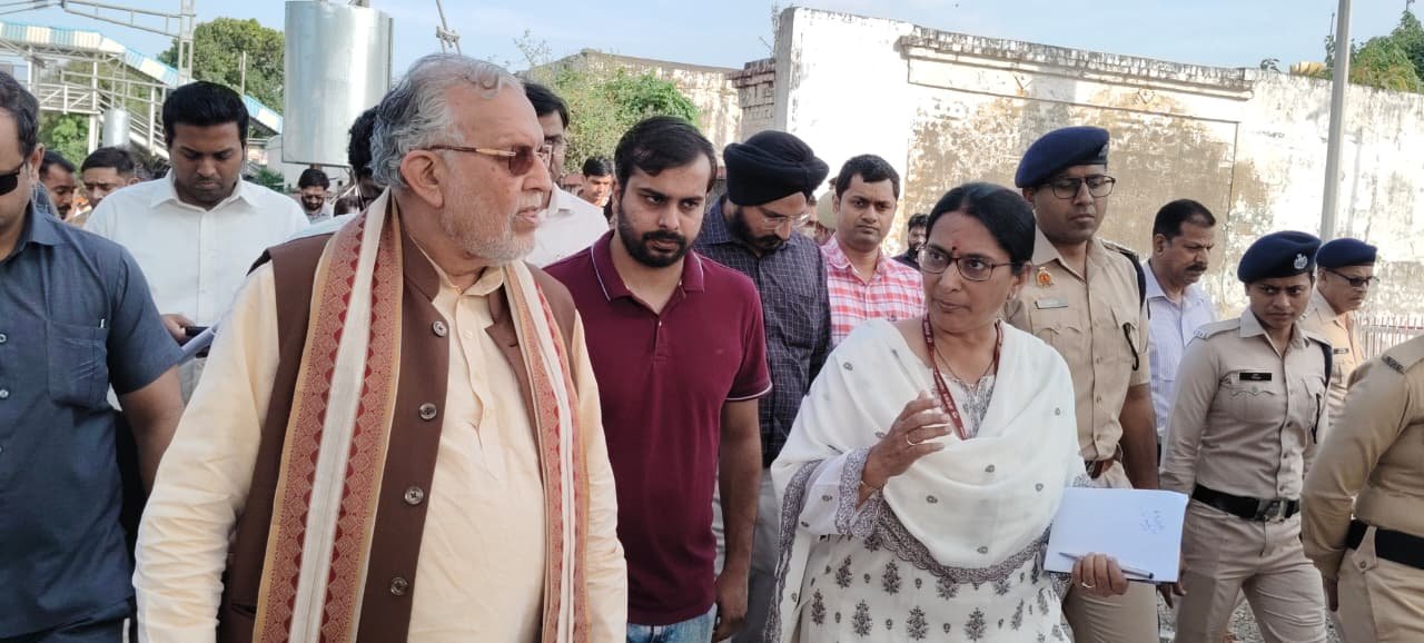 (रेलवे ब्रेकिंग)अमृत भारत योजना के तहत शाहजहांपुर रेलवे स्टेशन का तेजी से कायाकल्प, मंत्री सुरेश खन्ना ने किया निरीक्षण