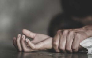 (दुखद)पत्नी के रहते भतीजी के साथ बनाए अवैध संबंध, रात की आहट में हो गया बड़ा कांड।।
