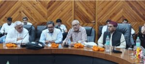 (नैनीताल)सामाजिक सरोकारों के प्रति पत्रकारिता के दायित्व विषय पर संगोष्ठी, वरिष्ठ पत्रकार राजीव लोचन साह सम्मानित ।