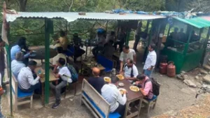 (हल्द्वानी नैनीताल मार्ग)वायरल वीडियो के बाद GST विभाग की कार्रवाई, नैनीताल की चर्चित मटन-चावल शॉप जांच के घेरे में