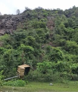बड़ी खबर (उत्तराखंड)डंपर खाई में गिरा ,एक की मौत ।।