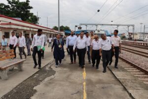 रेलवे महाप्रबंधक का हरिद्वार–देवबंद रेलखंड का बड़ा निरीक्षण, अर्धकुंभ- की तैयारियों का लिया जायजा