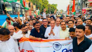 बड़ी खबर(हल्द्वानी)भेदभाव और अपमान के खिलाफ कांग्रेस का सत्याग्रह मार्च, लगाया आरोप, संविधान के राज में नहीं चलेगा भेदभाव।