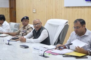 Breaking news (Chamoli) टनल रेस्क्यू में तेजी और बेहतर समन्वय पर जोर, आयुक्त ने श्रमिक हितों की भी ली जानकारी l