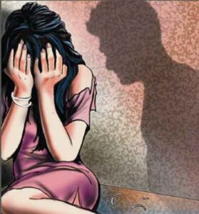 बड़ी खबर(लालकुआं)पति-पत्नी के झगड़े में दोस्त ने उठाया फायदा, लूट ली इज्जत ।।