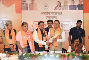 बड़ी खबर(हल्द्वानी)समय आया बूथ बूथ जाकर, जनआशीर्वाद से चुनाव जितवाने का : तीरथ सिंह रावत