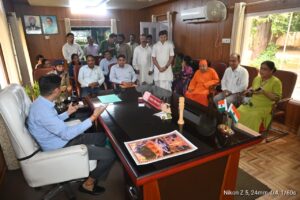 हल्द्वानी-: आयुक्त दीपक रावत ने लिविंग एंड रिलेशन में रह रहे दोनों पक्षों का करवाया समझौता ।।