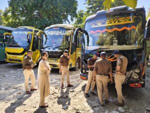 उत्तराखंड में लग्जरी बसों पर फिर परिवहन विभाग की बड़ी कार्रवाई, 10 बसों के फिटनेस होगी निरस्त।