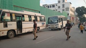 हल्द्वानी में यातायात पुलिस का सघन अभियान, तीन वोल्वो बसें सीज